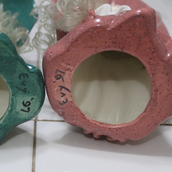 Vintage 1997 set 2-pc ceramic girls blondes pink & green in hats tall 7" - Picture 10 of 12